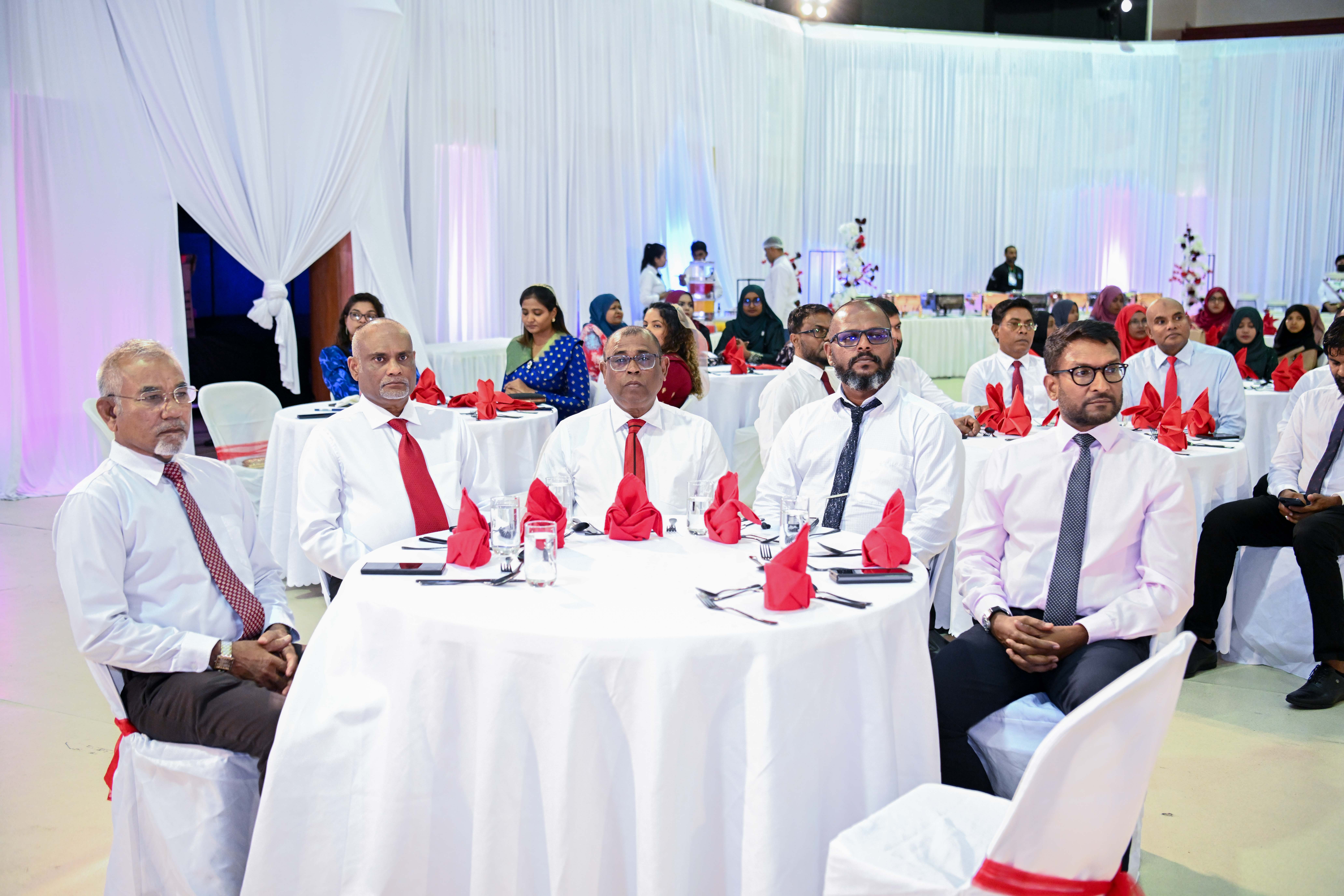މެއި 8، 2024: ބައިނަލްއަގުވާމީ ތެލަސީމިއާ ދުވަސް ފާހަގަކުރުމަށް މިރޭ ސޯޝަލް ސެންޓަރުގައި ބޭއްވި ރަސްމިއްޔާތުގެ ތެރެއިން -- ފޮޓޯ: ރައީސް އޮފީސް