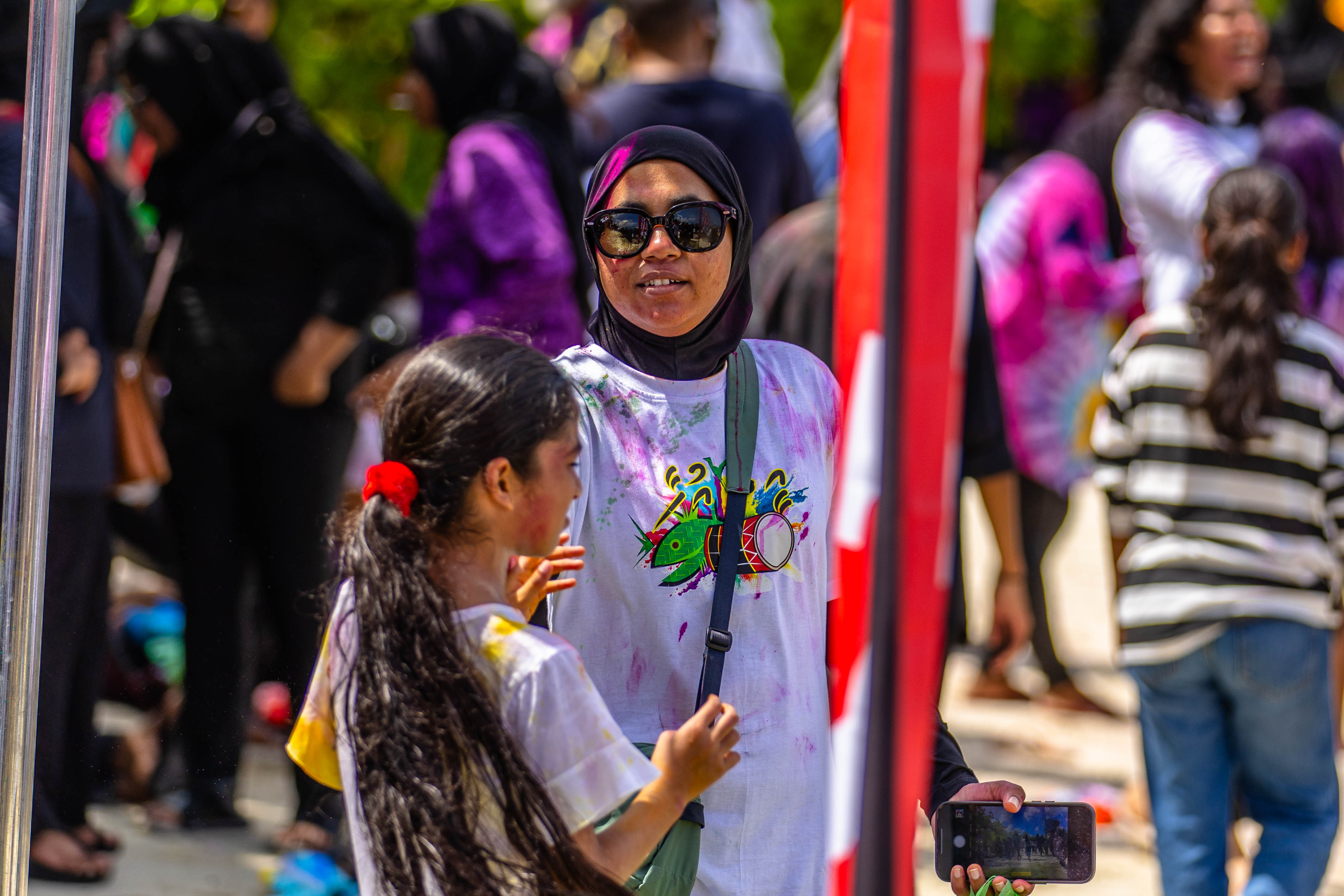 10 އޭޕްރިލް، 2024 - ފިތުރު އީދު ފާހަގަ ކުރުމުގެ ގޮތުން މިއަދު މާލޭގައި މާލެ ސިޓީ ކައުންސިލުން އިންތިޒާމުކުރި ފެން ކުޅީގައި ޒުވާން ފުރައިގެ ކުދިންތަކެއް ބައިވެރިވަނީ. ހަރަކާތް ކުރިއަށް ގެންދިޔައީ މާލެ ސިޓީ ކައުންސިލާއި ސާދަ އެންޓަޓެއިންމަންޓު ގުޅިގެން -- ފޮޓޯ: އިޔާދު އަބްދުލްވައްހާބު / އަދަދު