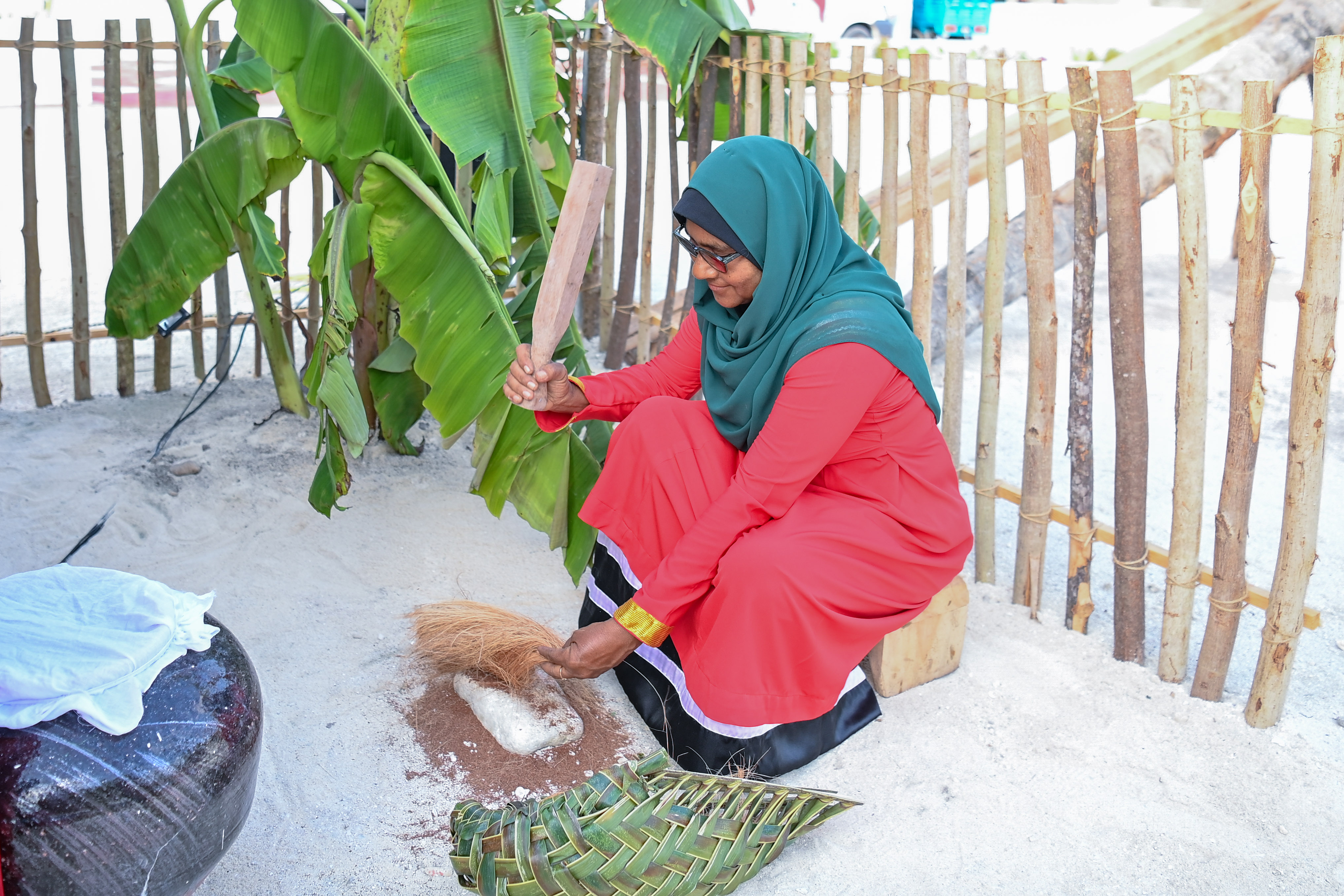 މާއުނގޫދޫން ދައްކާލި ދިވެހިންގެ އިހުގެ ސާދާ ދިރިއުޅުން