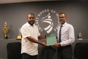 ކްރިކެޓް ގައުމީ ޓީމުގެ މެނޭޖަރަކަށް ޝާޒް