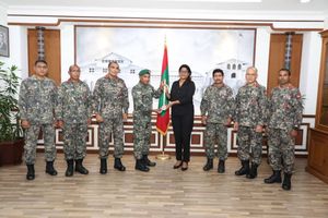 ނަސްރުގެ 80 ވަނަ މެރަތަންގެ މެޑަލް ޑިފެންސް މިނިސްޓަރަށް