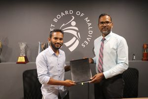 ކްރިކެޓް ބޯޑުގެ ފިނޭންޝިއަލް ކޮންޓްރޯލަރަކަށް މާއިޒް 