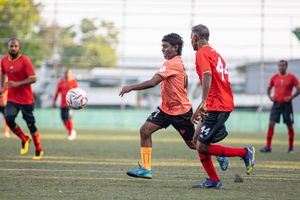 ވެޓެރަންސް މުބާރާތުގެ ފުރަތަމަ މޮޅު އީގަލްސް އަށް 