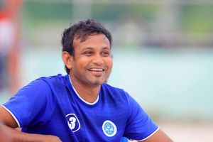 ކުޑައްޓޭ، ރޭޑިއަންޓްގެ ހުށަހެޅުން ގަބޫލުކޮށް އެނބުރި ދަނޑަށް