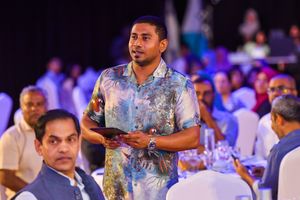 މަހުލޫފްގެ ސަސްޕެންޝަނާ ގުޅޭ ދުސްތޫރީ މައްސަލައެއް ހުށަހަޅަނީ