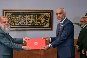 އިސްލާމީ މަރުކަޒުގެ އިމާމް އިރާންއަށް ހަރުކަށިކޮށް ފާޑުކިޔައިފި 