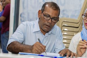 ޔާމީނާ ބައްދަލުކުރެއްވުމުގެ ހުއްދައަށް ނަޝީދު އެދިވަޑައިގެންފި