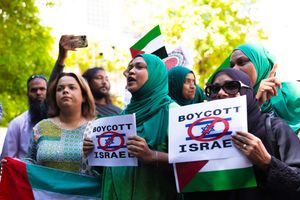 "President not yet decided on banning Israeli tourists"