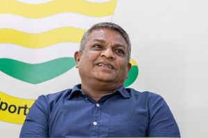 މާޒިޔާ ކުރިއަށްދަނީ ވިޔަފާރި މޮޑެލް އަށް ހިންގާތީ