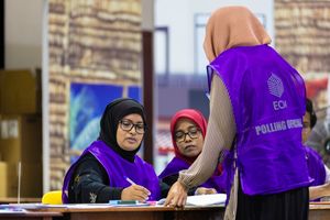 ޓާން އައުޓް ރަނގަޅު، ކިއުތައް ކުޑަ!