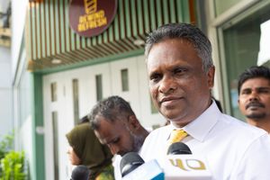 އާޒިމް ކެންޑިޑަސީ ފޯމު ހުށަހަޅައިފި, ވައުދުވީ ގޯތި ޔަގީންކޮށްދޭން
