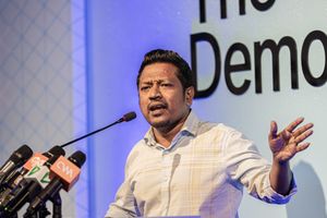 ބެންޗުގައި ދެން އިށީންނާނީ ގޯހަށް އެއްބަސްވާ ބޭފުޅުން: އިންތި 