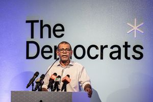 ނަޝީދު ޑިމޮކްރެޓްސްއަށް ސޮއިކުރައްވާނެކަން އިއުލާނުކޮށްފި