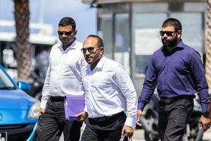 ޝަރުތަކާނުލާ ޔާމީން މިނިވަން ކުރުމަށް ވަކީލުން ގޮވާލައިފި