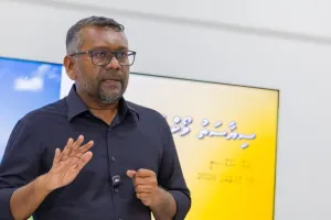 ފަޔާގެ އަމާޒު: މާލީ މިނިވަންކަން ދީ، ވިޔަފާރިވެރިން އުފެއްދުން
