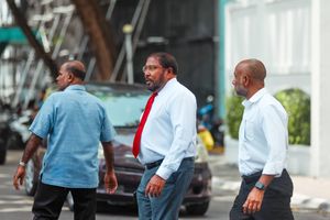ޖޭޕީ ބޭރުކުރަންޏާ ރައީސް ސޯލިހު ވެސް އިސްތިއުފާ ދެއްވަންޖެހޭ