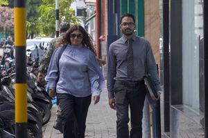 އަޒްމިރާލްދާ އަށް ތުހުމަތުކުރާ ސަބަބު ބުނެ ނުދެވުނު