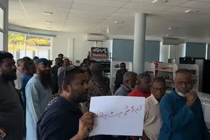 ތިނަދޫގައި ލިމިޓްކޮށްގެން ސިމެންތި ވިއްކާތީ މުޒާހަރާކޮށްފި 