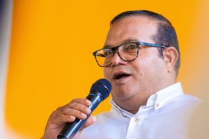 އެމްޑީޕީ މެމްބަރުންނަށް ނަޝީދު އިންޒާރުދޭކަމުގެ ތުހުމަތު 