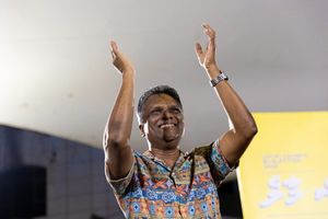 ހުލާސާކޮށް އިއްޔެ: މާލޭގެ މޭޔަރަކަށް އާޒިމް