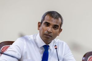 ހުލާސާކޮށް އިއްޔެ: ނިޔާޒީ އަށް ވަޒީފާގެ ބިރު