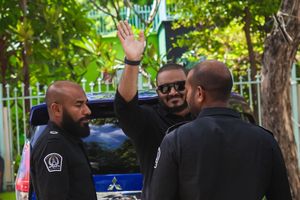 ހުކުމް ލުއި ކުރުމަށް ފަހު މިނިވަން ކުރި އަދީބު ރާއްޖޭން ބޭރަށް