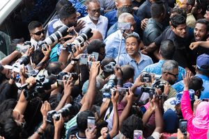 ޕާޓީ އުފެއްދުމުގައި ފޯރީގައި އުޅެދިނުމަށް ޔާމީން އެދިވަޑައިގެންފި