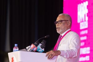 އަބްދުއްރަހީމްގެ ހޫނު ރައްދު ރައީސް ނަޝީދަށާއި ވަހީދަށް