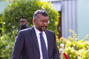 ފައްޔާޒުގެ އާއިލާގެ މެމްބަރަކަށް މަގުމަތިން ފުރައްސާރަކޮށްފި