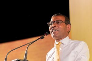 ލާމަރުކަޒީ ގާނޫނު ތަންފީޒުނުވާ ކަމަށް ބުނެ ނަޝީދުގެ ޝަކުވާ