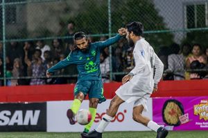 ޗެމްޕިއަން ތިމަރަފުށްޓަށް ބޮޑު މޮޅެއް، ވަށަފަރަށް ފުރިހަމަ ރެކޯޑެއް