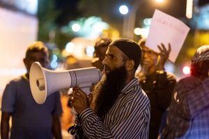 އަރަބިއްޔާ ދަރިވަރުން މޫނު ނިވާ ނުކުރަން ބުނި މައްސަލަ ޖެންޑާއަށް