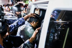 މުޒާހަރާތަކަށް ހުރަސްއެޅުން ބޭރުގެ ޖަމިއްޔާތަކުން ކުށްވެރިކޮށްފި