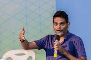 ޑިމޮކްރެޓްސްގެ އިލްޔާސްގެ ރަނިން މޭޓަކަށް އަމްރު ހަމަޖައްސައިފި 