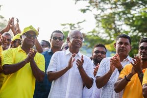 އިތުބާރު ނެތް ކަމުގެ މައްސަލަތަކާ ގުޅޭ ގޮތުން އެމްޑީޕީގެ ޕީޖީ ގްރޫޕާ ރައީސް ބައްދަލުކުރައްވައިފި