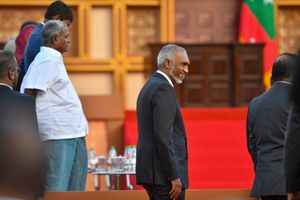 ބޭންކުގެ ނިންމުން ބަދަލުކުރަން ރައީސަށް އެހީވީ ޗަމްޕާގެ ދެބެން