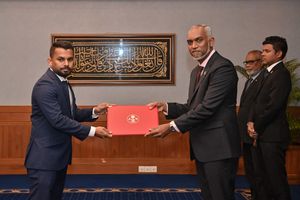 އިމިގްރޭޝަން ކޮންޓްރޯލަރުގެ މަގާމުން ޝަމްއާން ވަކިކޮށްފި