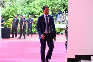 ވިޔަފާރީގެ މަޝްވަރާތަކަށް މިނިސްޓަރު ސައީދު އިނގިރޭސިވިލާތަށް ފުރާވަޑައިގެންފި