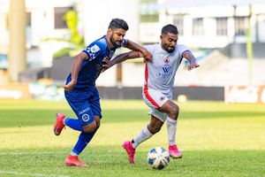 އެފްއޭ ކަޕްގައި އޮޑި އާއި ނިއުގެ ކުރިމަތިލުމެއް