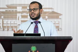 "ޕްލާސްޓިކް ހޮޅި މަނާކޮށްގެން އެކަށީގެންވާ ހައްލެއް ނުލިބޭ"