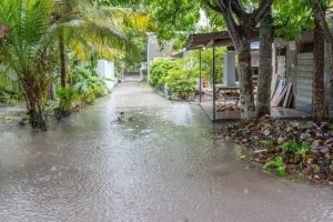 އައްޑޫގައި ފެންބޮޑުވެ ލިބުނު ގެއްލުމާއެކު އަށް މީހަކަށް ވަގުތީ ބޯހިޔާވަހިކަން 