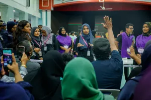 ހެންވޭރު ހުޅަނގުގެ ވޯޓު ފޮށްޓެއް ގުނުން ހުއްޓުވައިފި 