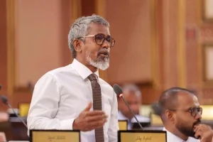 މުވައްޒަފުން ވަކިކުރަނީ އިންތިހާބުން ބަލިވުމުން އަދަބެއްގެ ގޮތުގަ