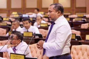 ރަސްމާލޭ ބިން ދޫކުރުމާ ދެކޮޅުވަނީ ގައުމުގެ އަދުއްވުން: މުސްތަފާ