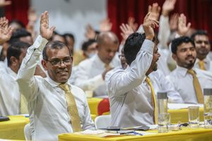 ނަޝީދު ހުންނެވީ ޝަރުތަކާ އެކު އެމްޑީޕީއަށް ވަޑައިގަންނަވާ ގޮތަށް