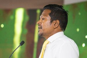 އިމްތިޔާޒު ބަލި ގަބޫލުކުރައްވައިފި، ވިދާޅުވީ ޕާޓީގައި ދެމި ހުންނާނެ ކަމަށް 