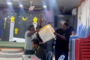 ފީއަލީގައި ބެހެއްޓި ވޯޓު ފޮށި މީހަކު ގެންގޮސްފި