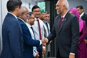 ރައީސް މުއިއްޒުގެ ދެކަނބަލުން ޕާކިސްތާނަށް ފުރާވަޑައިގެންފި 