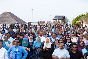 ދަ ޑިމޮކްރެޓްސްގެ މަގާމުތަކަށް ކުރިމަތިލާން ހުޅުވާލައިފި