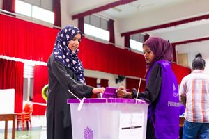 ދެވަނަ ބުރަށް 12 ވޯޓު ފޮށި އިތުރުކޮށް އޮފިޝަލުން ހޯދަނީ
